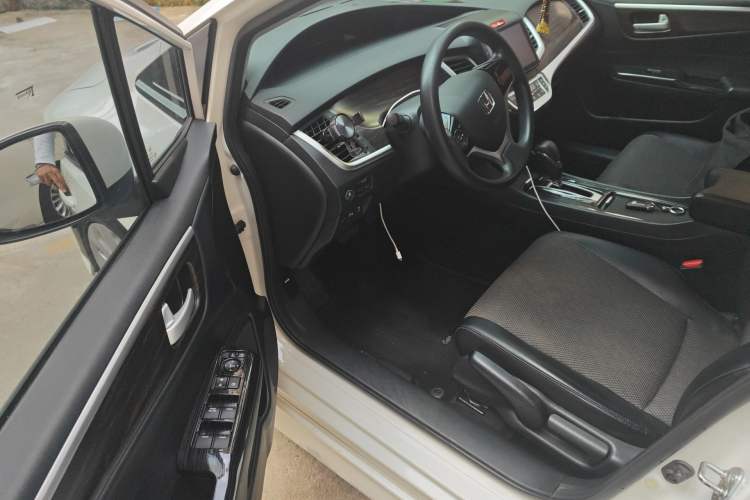 Used Honda Jade 2017 1.8L automatic Comfort version 5 seats Driver Seat