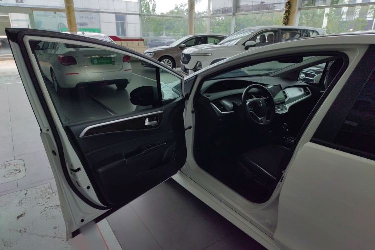 Used Honda Jade 2017 1.8L automatic Comfort version 5 seats Driver Seat