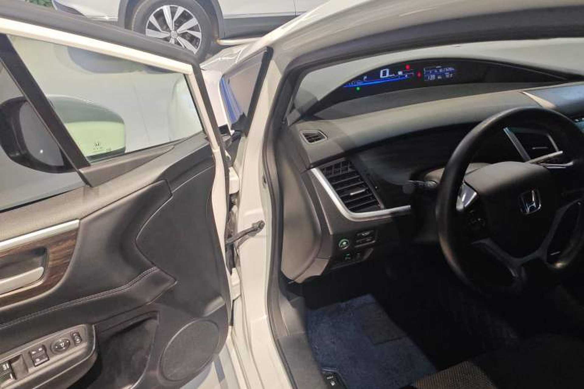 Used Honda Jade 2017 1.8L automatic Comfort version 5 seats Driver Seat