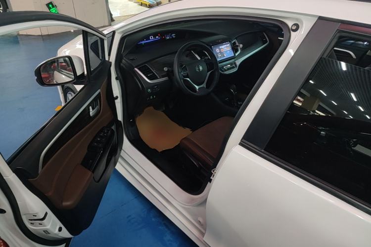 Used Honda Jade 2017 1.8L automatic Comfort version 6 seats Driver Seat