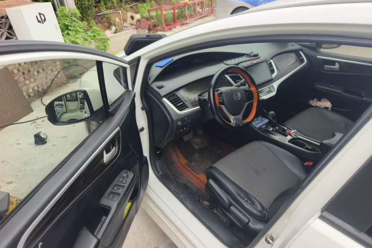 Used Honda Jade 2017 1.8L automatic Comfort version 5 seats Driver Seat