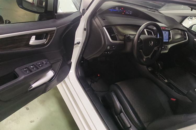 Used Honda Jade 2017 1.8L automatic Comfort version 5 seats Driver Seat