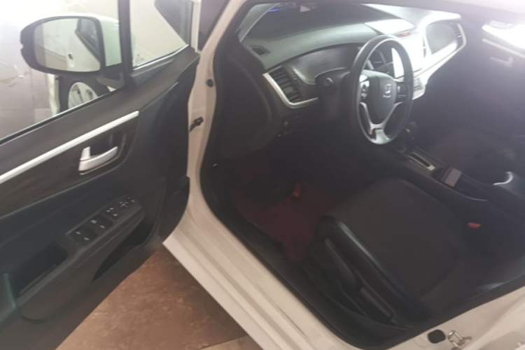 Used Honda Jade 2017 1.8L automatic Comfort version 5 seats Driver Seat