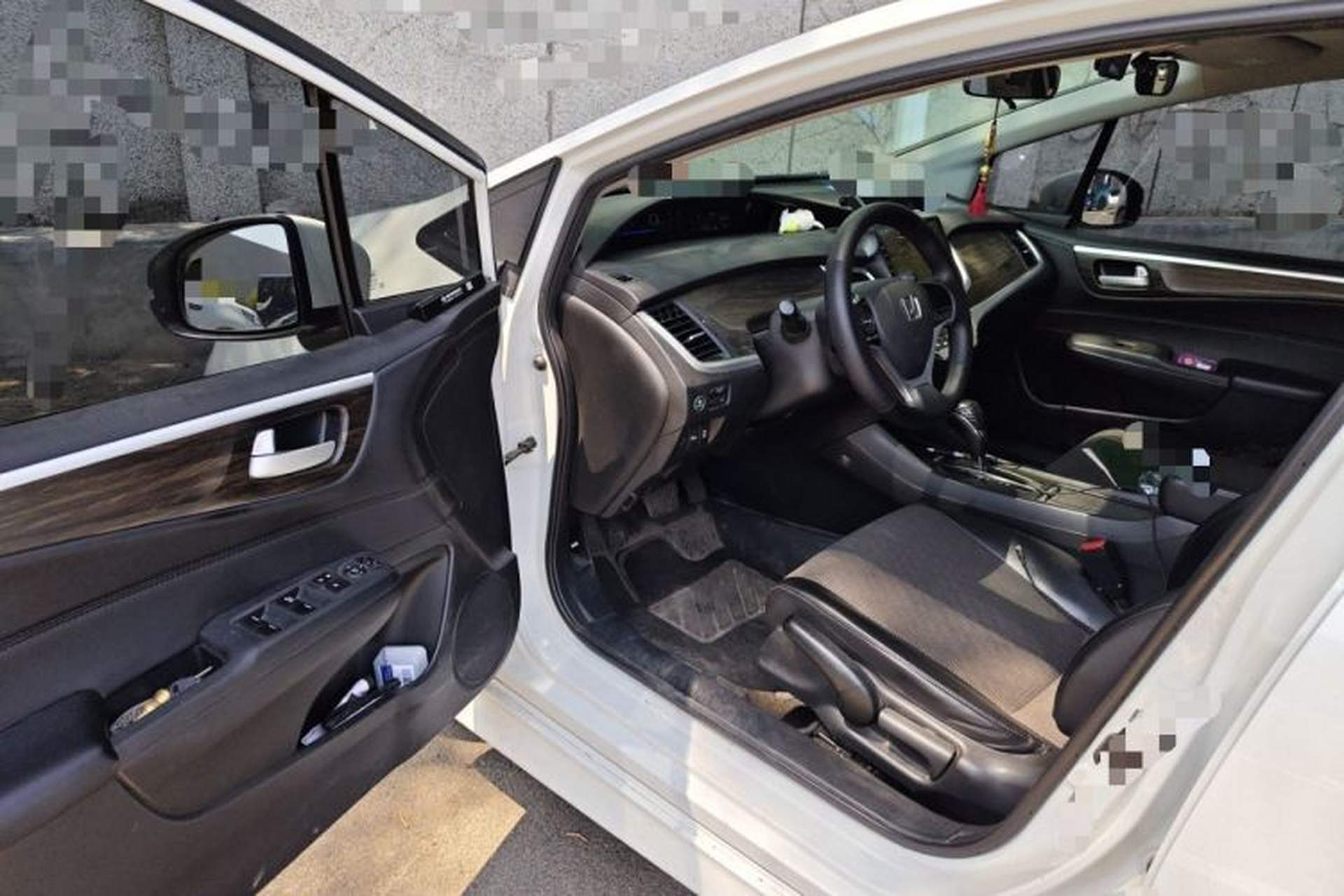 Used Honda Jade 2017 1.8L automatic Comfort version 5 seats Driver Seat