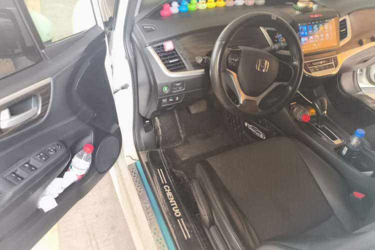 Used Honda Jade 2017 1.8L automatic Comfort version 5 seats Driver Seat