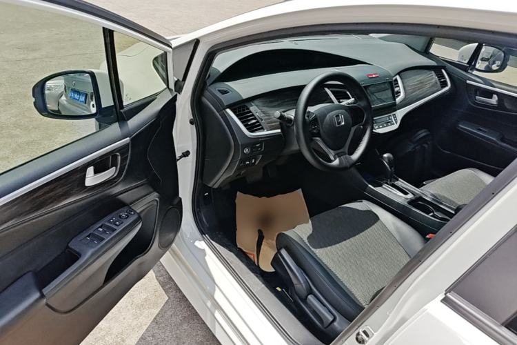Used Honda Jade 2017 1.8L automatic Comfort version 5 seats Driver Seat