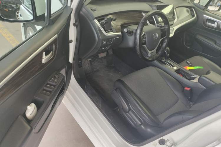 Used Honda Jade 2017 1.8L automatic Comfort version 5 seats Driver Seat
