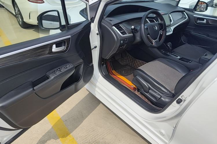 Used Honda Jade 2017 1.8L automatic Comfort version 5 seats Driver Seat