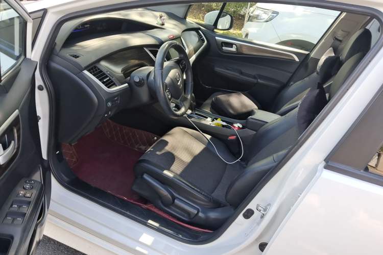 Used Honda Jade 2017 1.8L automatic Comfort version 5 seats Driver Seat