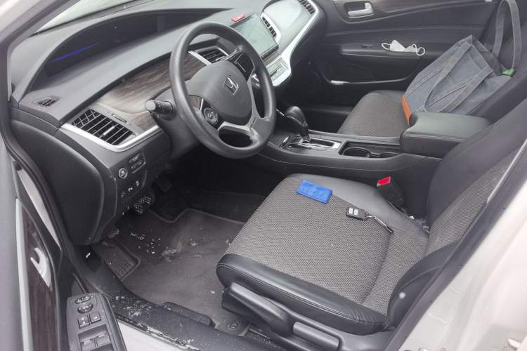 Used Honda Jade 2017 1.8L automatic Comfort version 5 seats Driver Seat