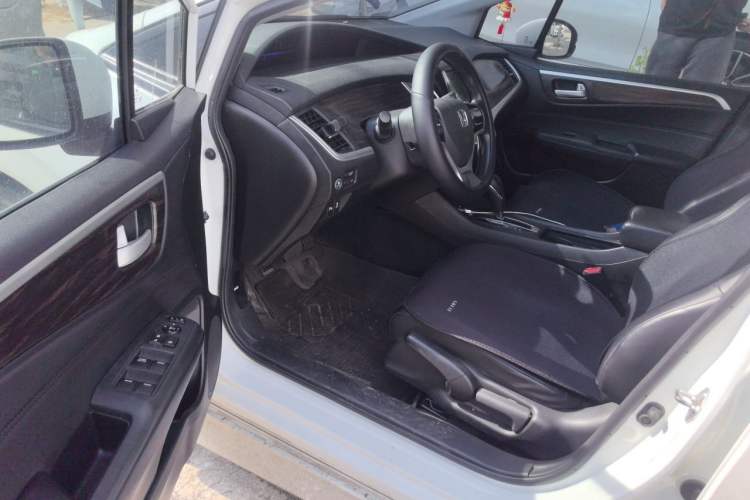 Used Honda Jade 2017 1.8L automatic Comfort version 5 seats Driver Seat