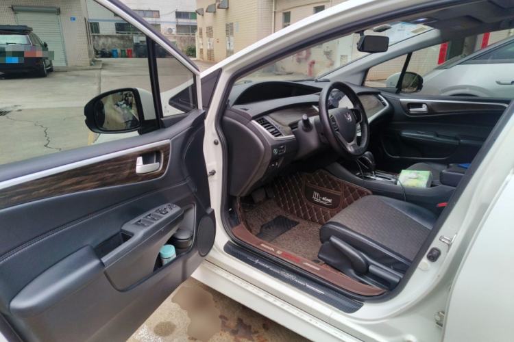 Used Honda Jade 2017 1.8L automatic Comfort version 5 seats Driver Seat