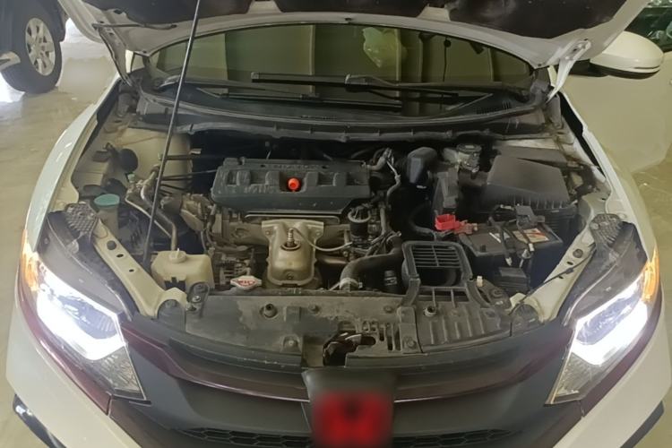 Used Honda Jade 2017 1.8L automatic Comfort version 5 seats Engine Bay