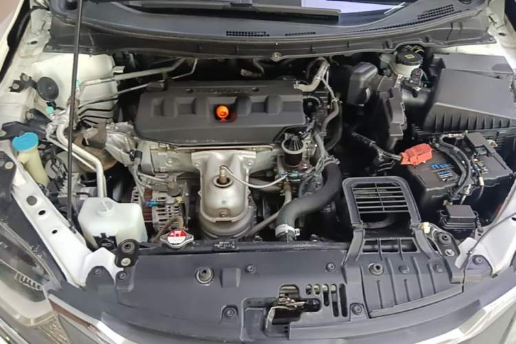 Used Honda Jade 2017 1.8L automatic Comfort version 5 seats Engine Bay