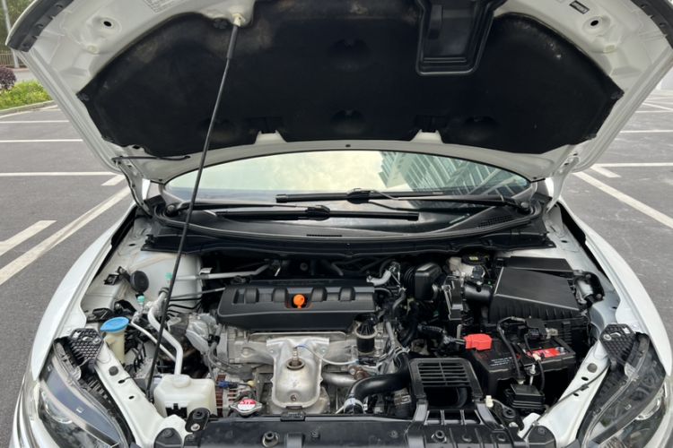 Used Honda Jade 2017 1.8L automatic Comfort version 5 seats Engine Bay