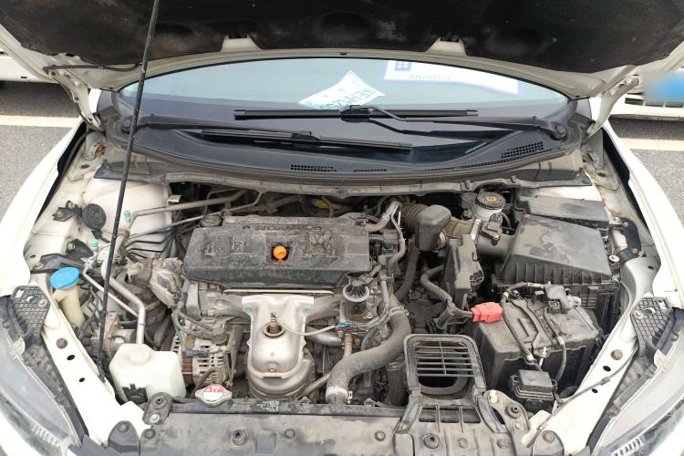 Used Honda Jade 2017 1.8L automatic Comfort version 5 seats Engine Bay