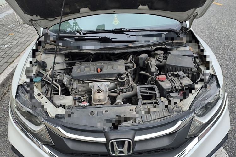 Used Honda Jade 2017 1.8L automatic Comfort version 6 seats Engine Bay