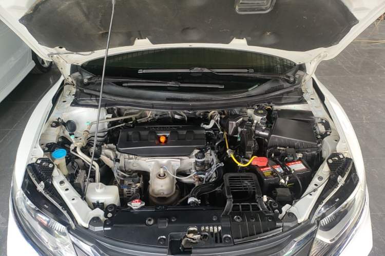 Used Honda Jade 2017 1.8L Automatic Classic Edition 5 seats Engine Bay