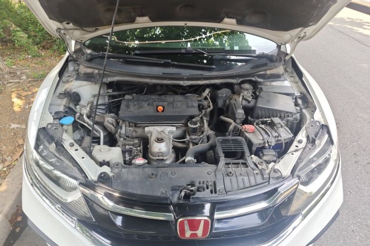 Used Honda Jade 2017 1.8L automatic Comfort version 5 seats Engine Bay