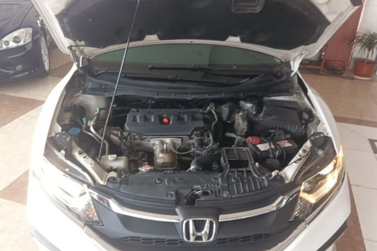 Used Honda Jade 2017 1.8L automatic Comfort version 5 seats Engine Bay