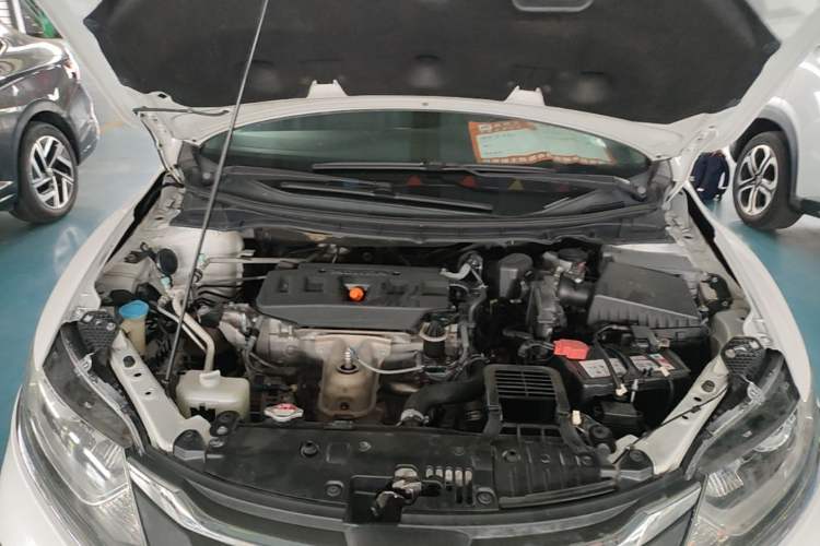 Used Honda Jade 2017 1.8L automatic Comfort version 5 seats Engine Bay
