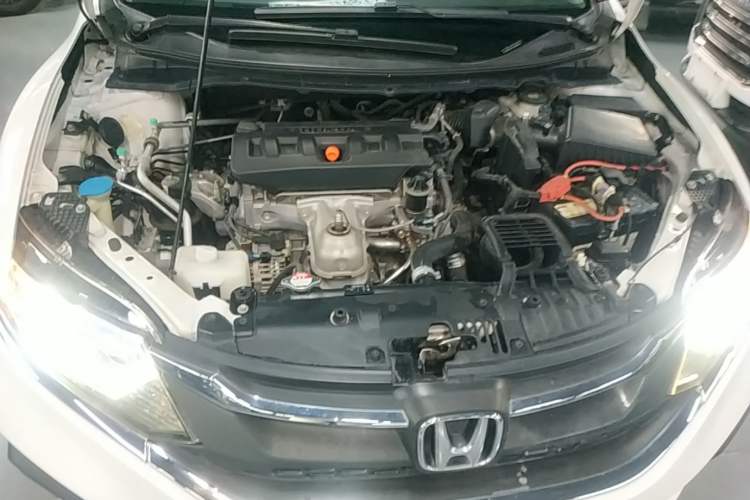 Used Honda Jade 2017 1.8L automatic Comfort version 5 seats Engine Bay