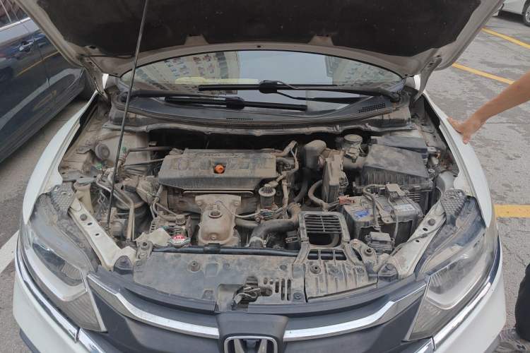 Used Honda Jade 2017 1.8L automatic Comfort version 5 seats Engine Bay