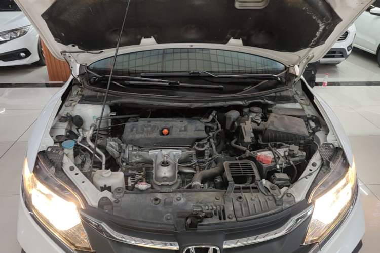 Used Honda Jade 2017 1.8L automatic Comfort version 5 seats Engine Bay