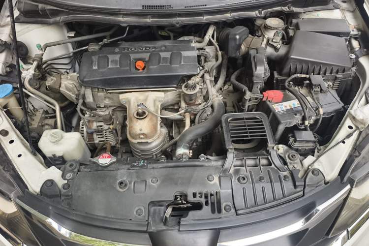 Used Honda Jade 2017 1.8L automatic Comfort version 5 seats Engine Bay