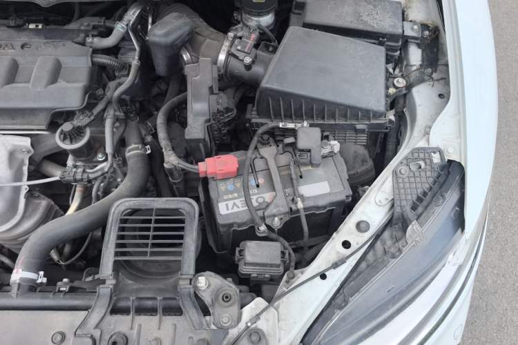 Used Honda Jade 2017 1.8L automatic Comfort version 5 seats Engine Bay Left