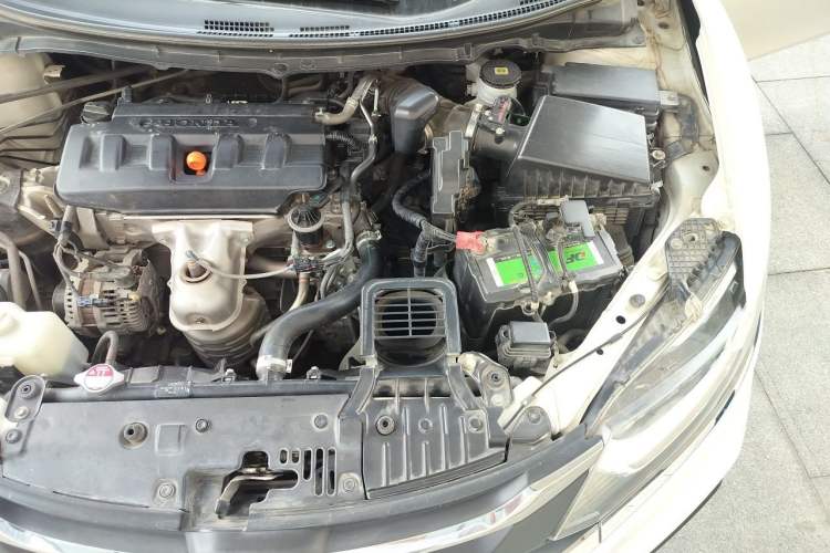 Used Honda Jade 2017 1.8L automatic Comfort version 5 seats Engine Bay Left