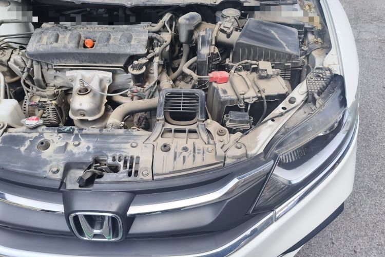 Used Honda Jade 2017 1.8L automatic Comfort version 5 seats Engine Bay Left