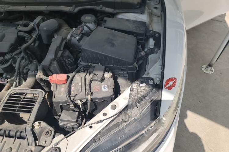 Used Honda Jade 2017 1.8L automatic Comfort version 5 seats Engine Bay Left