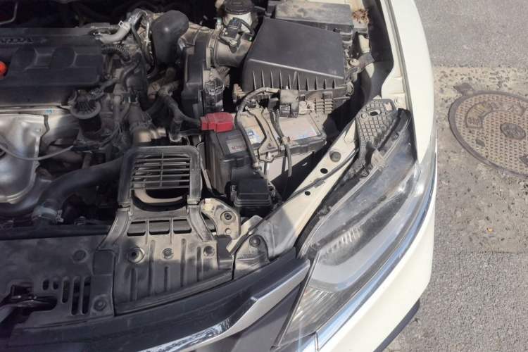 Used Honda Jade 2017 1.8L automatic Comfort version 5 seats Engine Bay Left