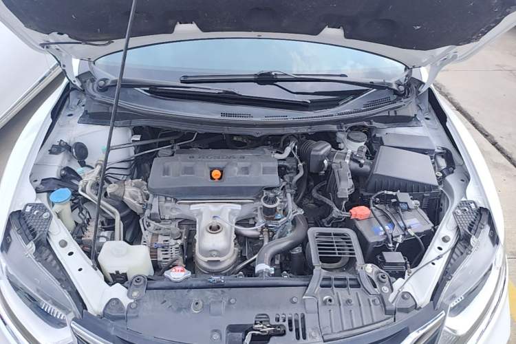 Used Honda Jade 2017 1.8L automatic Comfort version 5 seats Engine Bay