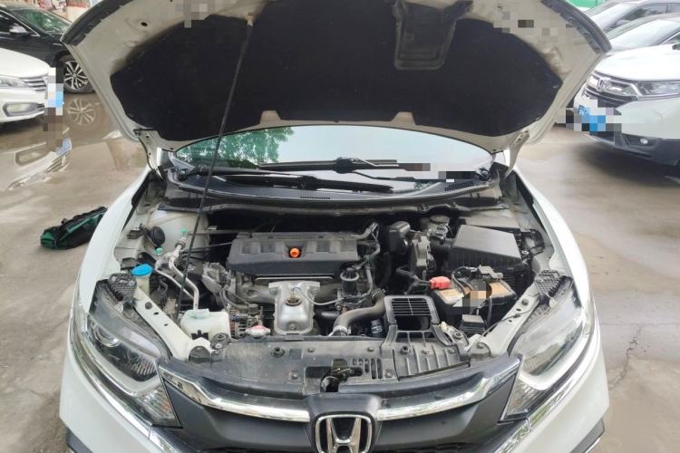 Used Honda Jade 2017 1.8L automatic Comfort version 5 seats Engine Bay