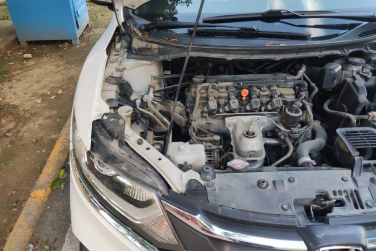 Used Honda Jade 2017 1.8L automatic Comfort version 5 seats Engine Bay Right