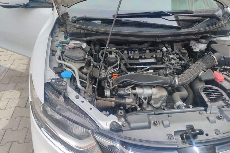 Used Honda Jade 2017 210TURBO CVT Fashion Edition 5-seater Engine Bay Right