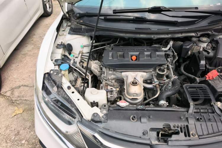 Used Honda Jade 2017 1.8L automatic Comfort version 5 seats Engine Bay Right