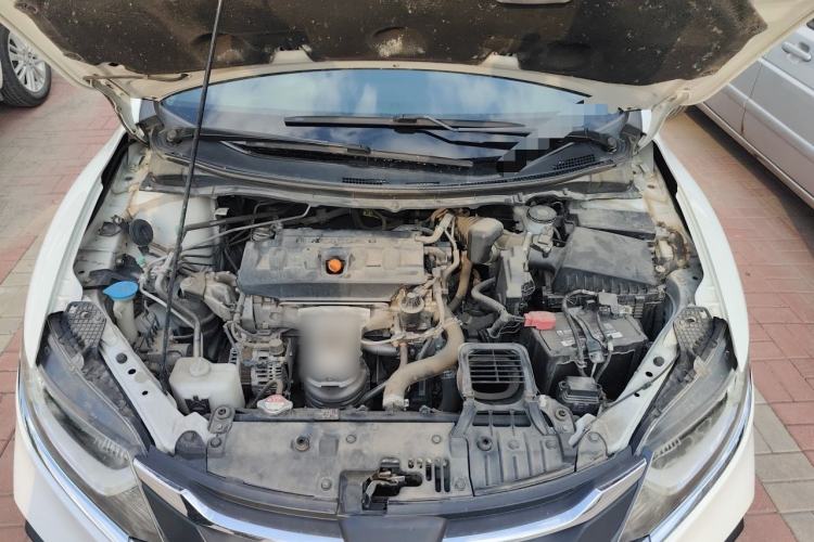 Used Honda Jade 2017 1.8L automatic Comfort version 5 seats Engine Bay