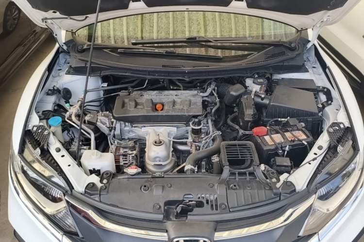 Used Honda Jade 2017 1.8L automatic Comfort version 5 seats Engine Bay