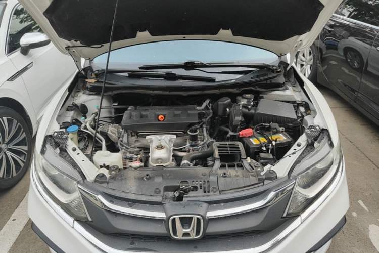 Used Honda Jade 2017 1.8L automatic Comfort version 5 seats Engine Bay