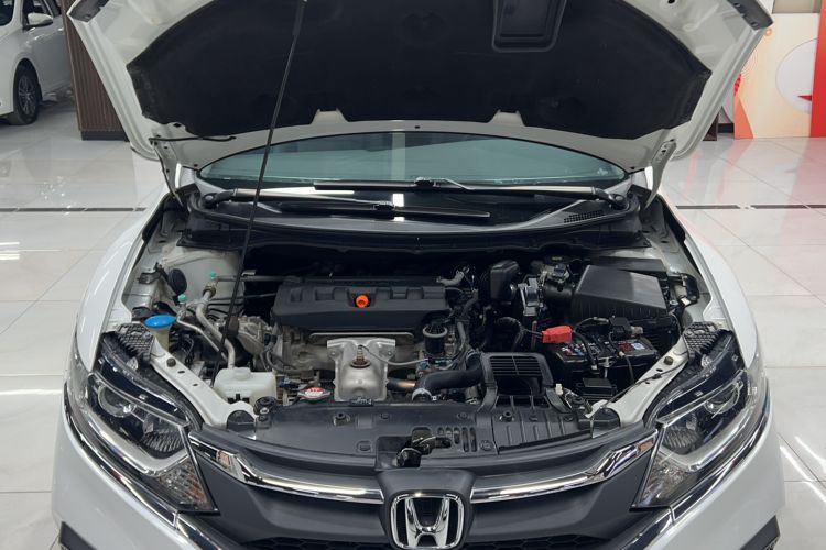 Used Honda Jade 2017 1.8L automatic Comfort version 5 seats Engine Bay