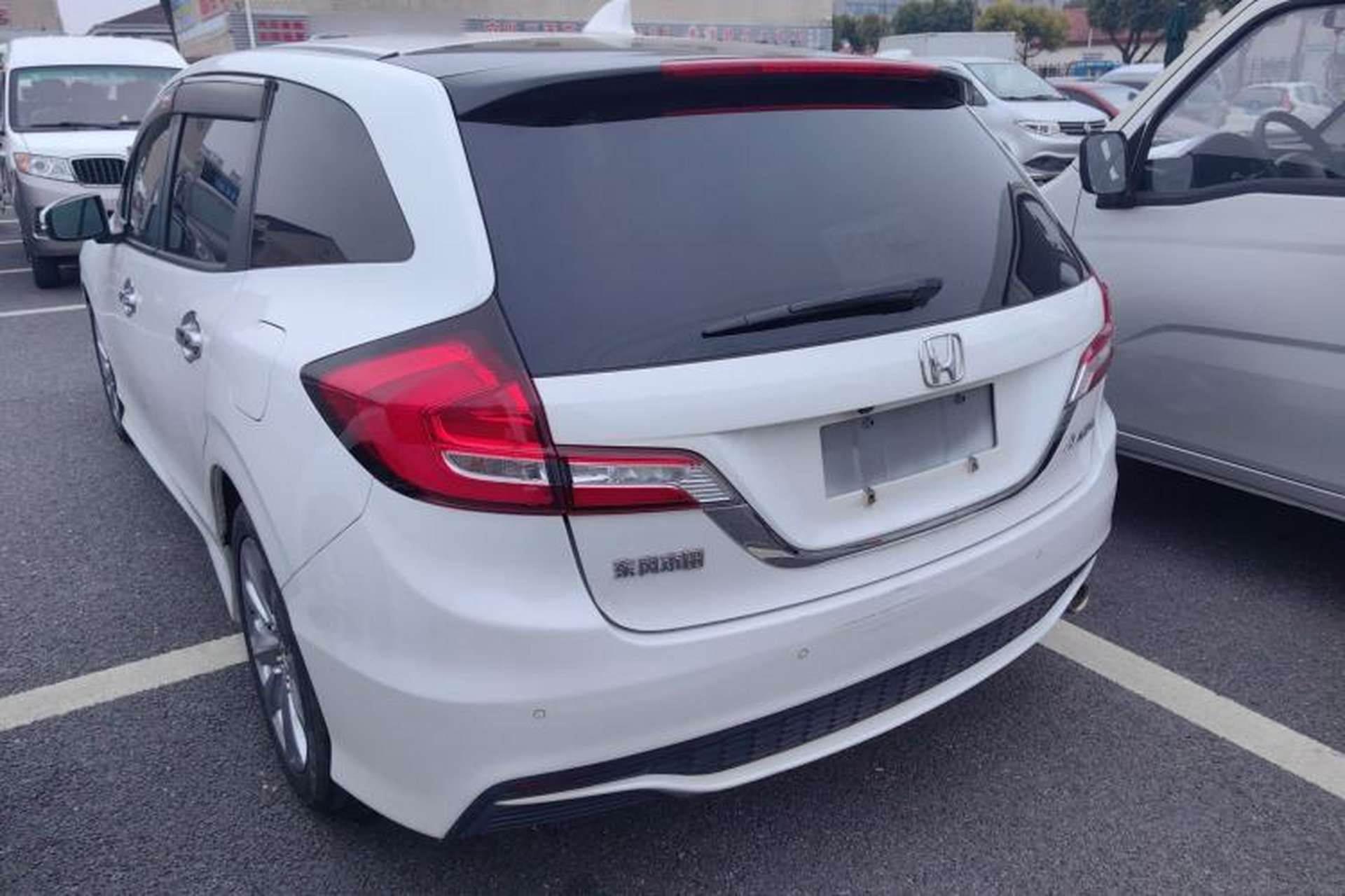 Used Honda Jade 2017 1.8L automatic Comfort version 5 seats Exterior 1