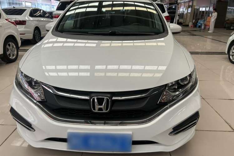 Used Honda Jade 2017 1.8L automatic Comfort version 5 seats Exterior 1