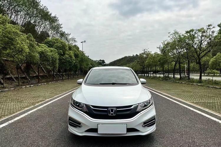 Used Honda Jade 2017 1.8L automatic Comfort version 5 seats Exterior 1