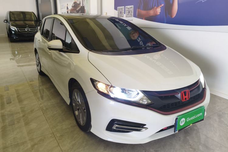 Used Honda Jade 2017 1.8L automatic Comfort version 5 seats Exterior 1