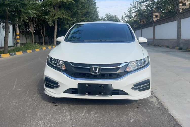 Used Honda Jade 2017 1.8L automatic Comfort version 5 seats Exterior 1