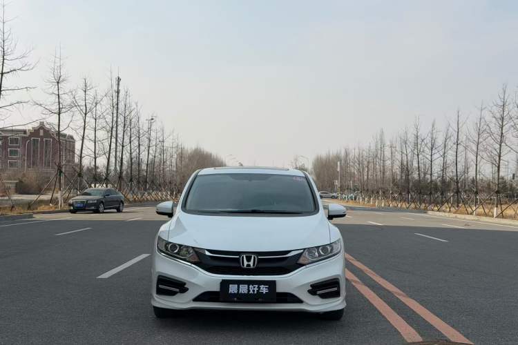 Used Honda Jade 2017 1.8L automatic Comfort version 5 seats Exterior 1