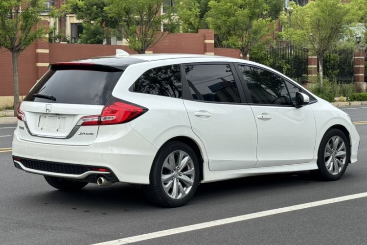 Used Honda Jade 2017 1.8L automatic Comfort version 5 seats Exterior 1
